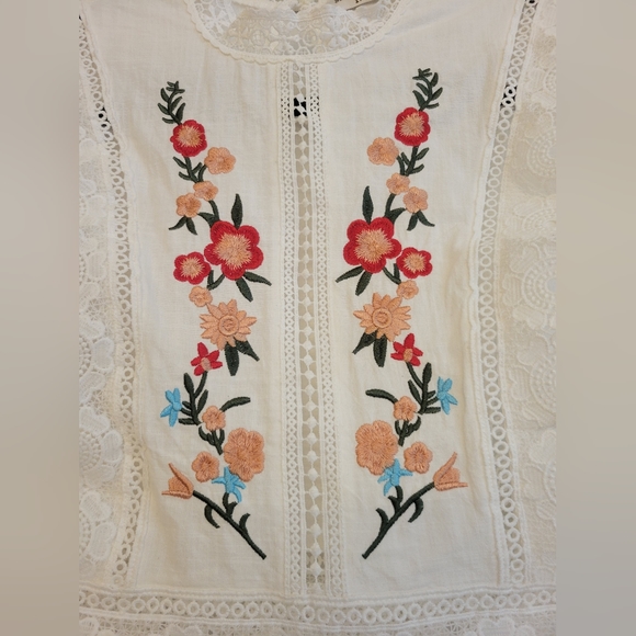 Miss Kelly 1999- Medium - Picture 3 of 4